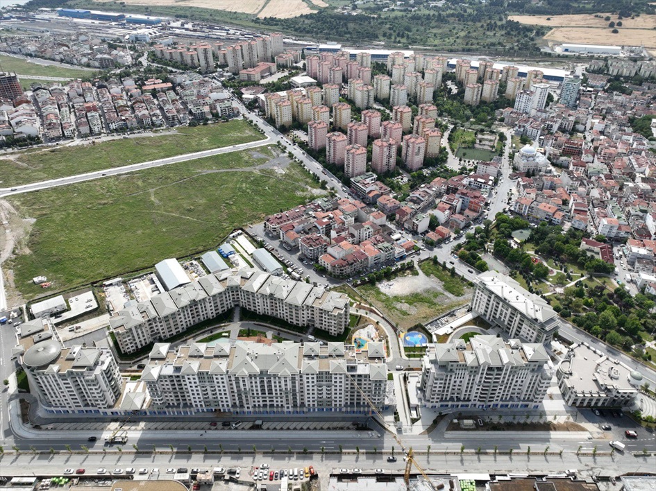 Mahalle meydanı ve çevresi